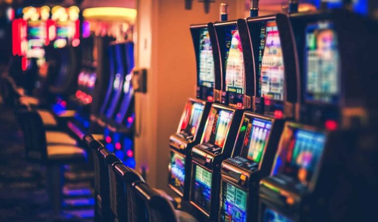 Mastering the Art of Online Slot Gaming with STARWIN77: Tips and Strategies for Success
