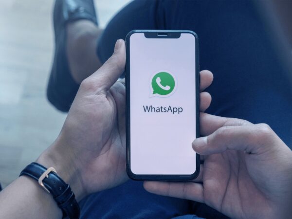 How to Implement a WhatsApp Archiving Policy Without Employee Pushback